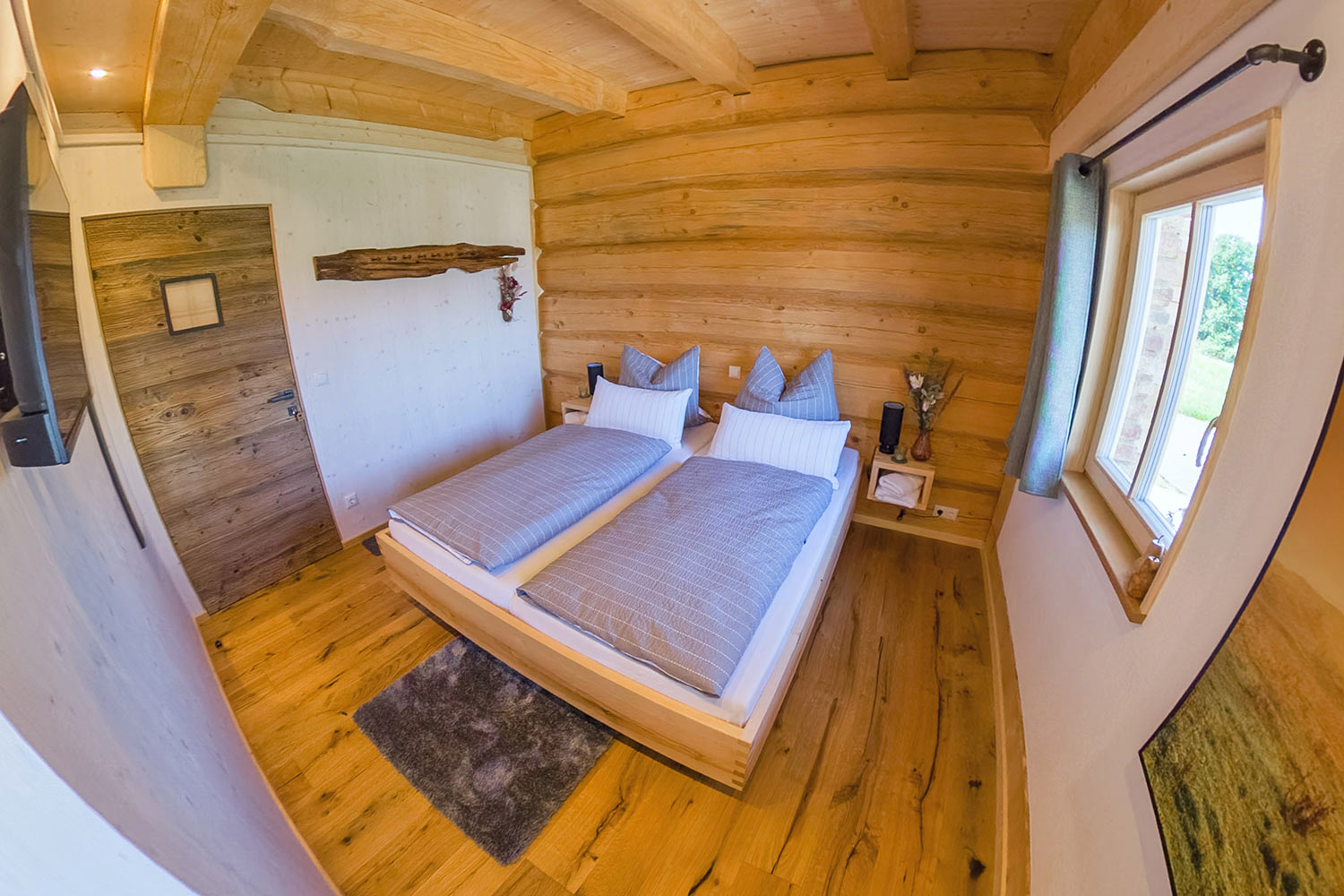 Apartment Intra - 18qm mit Doppelbett und Bad