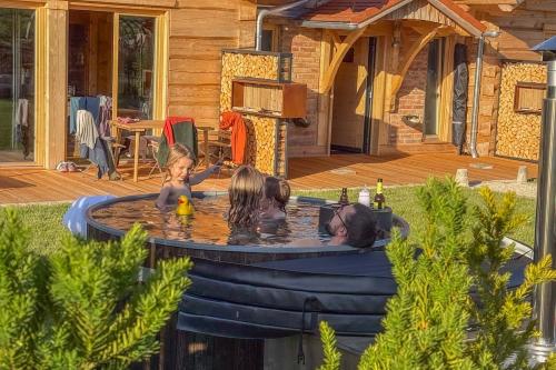hot_tub_flora