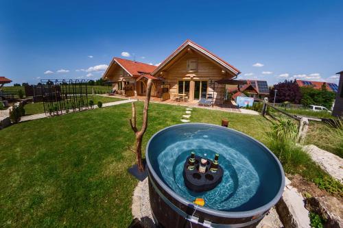 silva_aussen_hottub