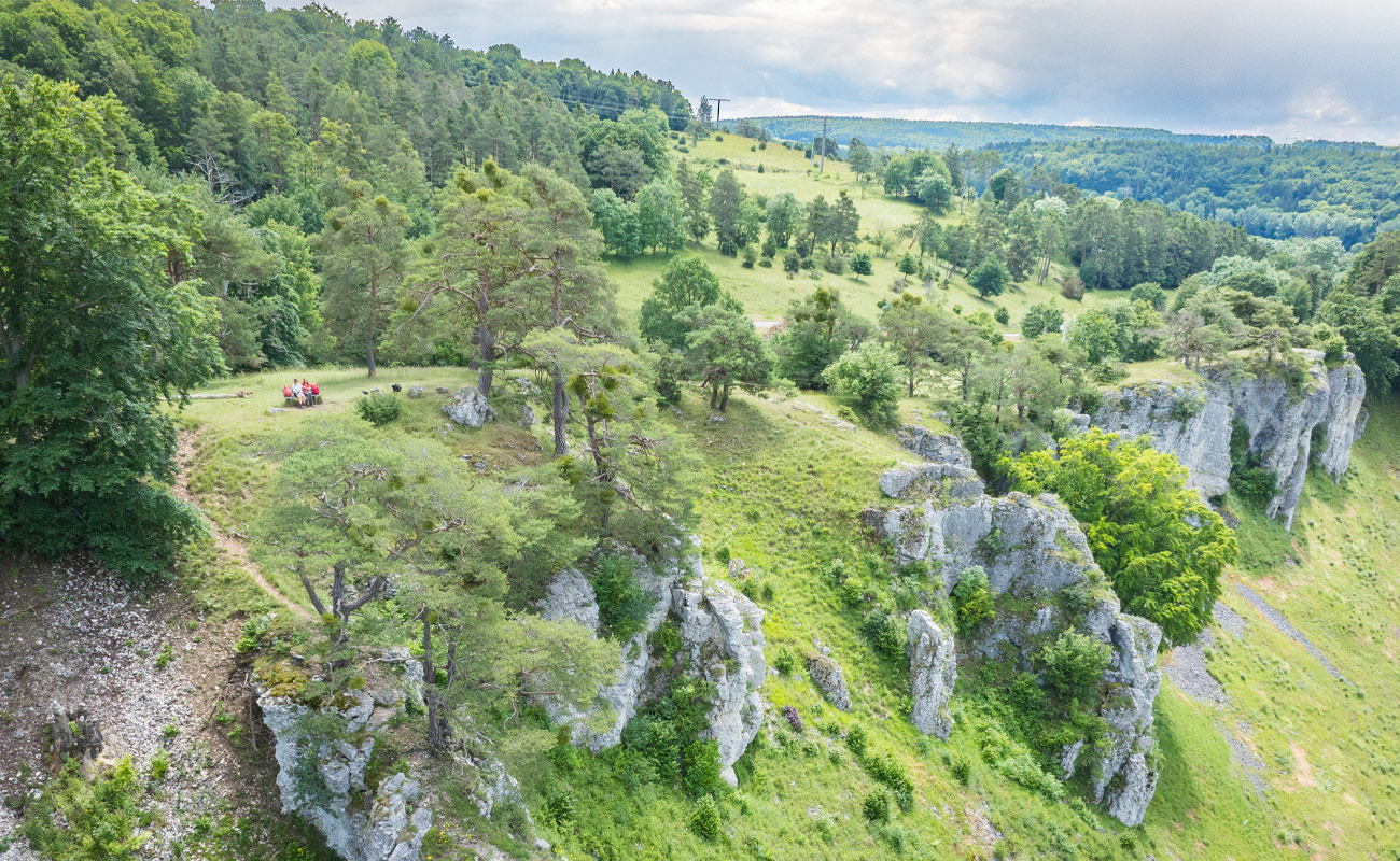 die felsengruppe zwoelf apostel bei solnhofen web